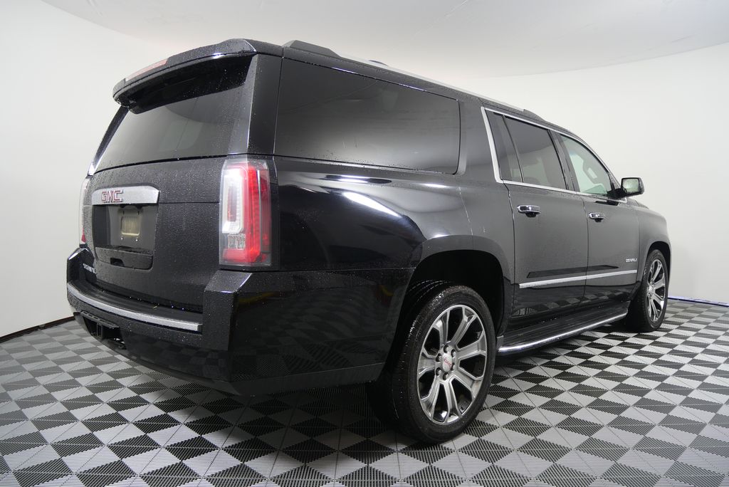 2017 GMC Yukon XL Denali 3