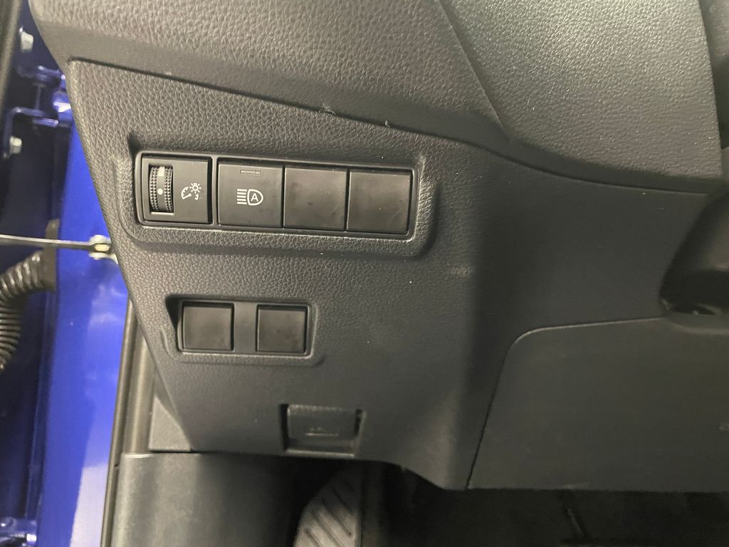2024 Toyota Corolla Cross XLE 20