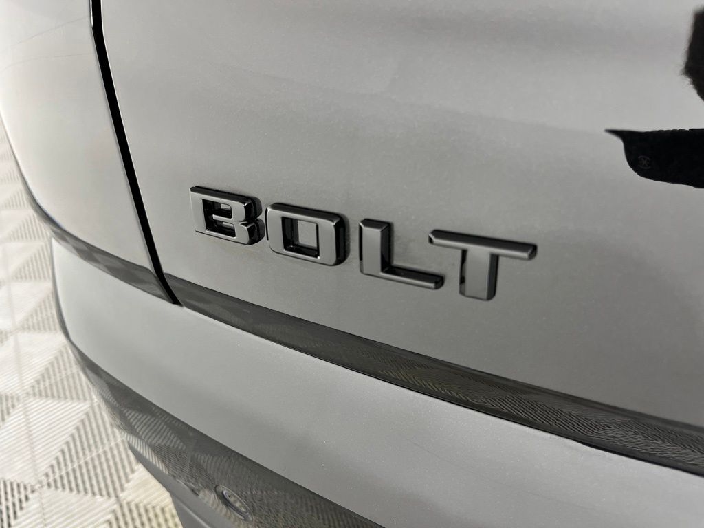 Thumbnail: 2027 Chevrolet Bolt EV - 4