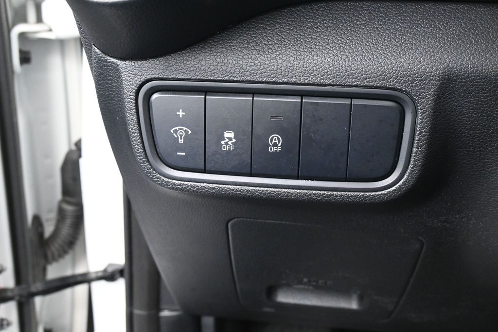 Used 2024 Snow White Pearl Kia LX image 29