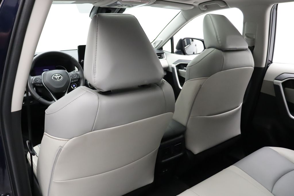 2023 Toyota RAV4 XLE Premium 20