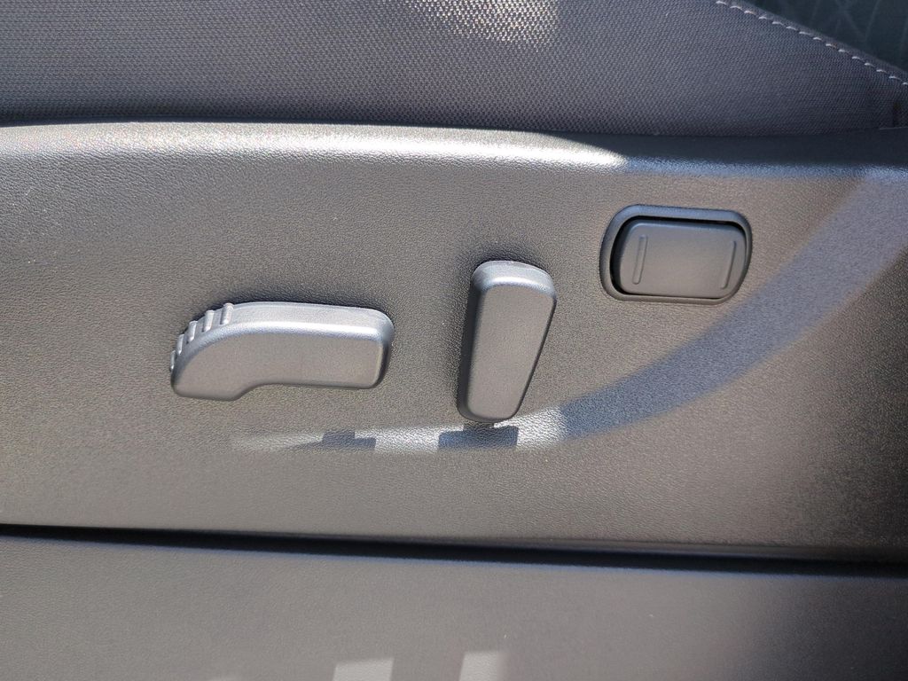 New 2026 Boulder Gray Pearl Nissan Crew Cab SV image 16