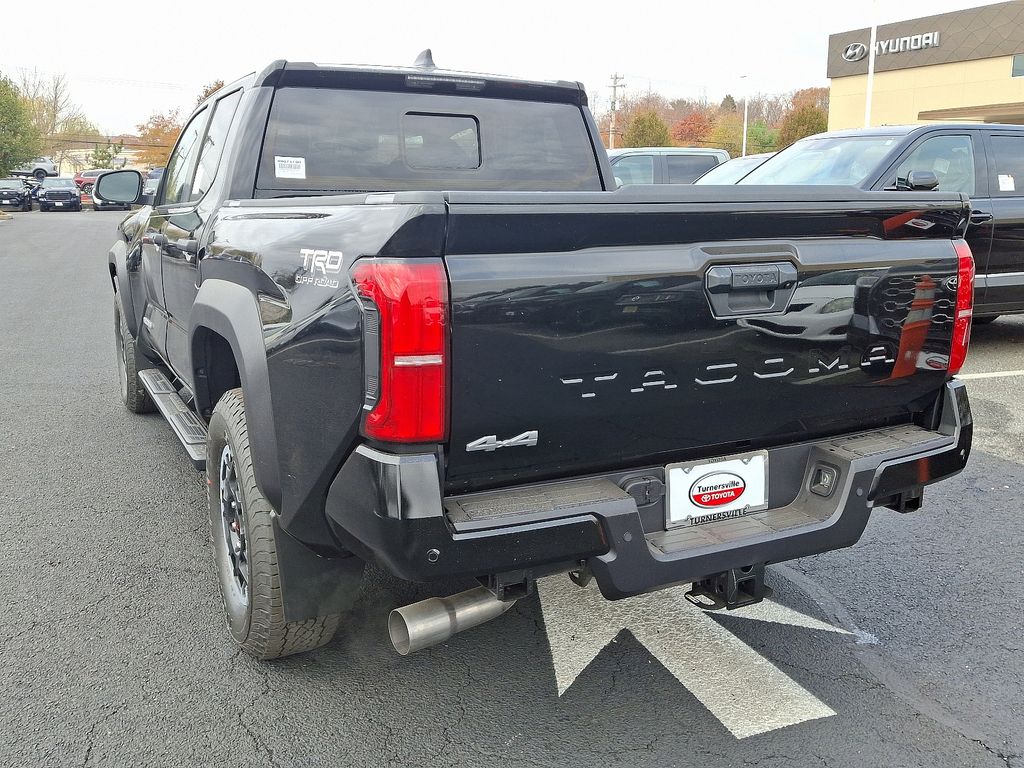 2024 Toyota Tacoma TRD Off-Road 3