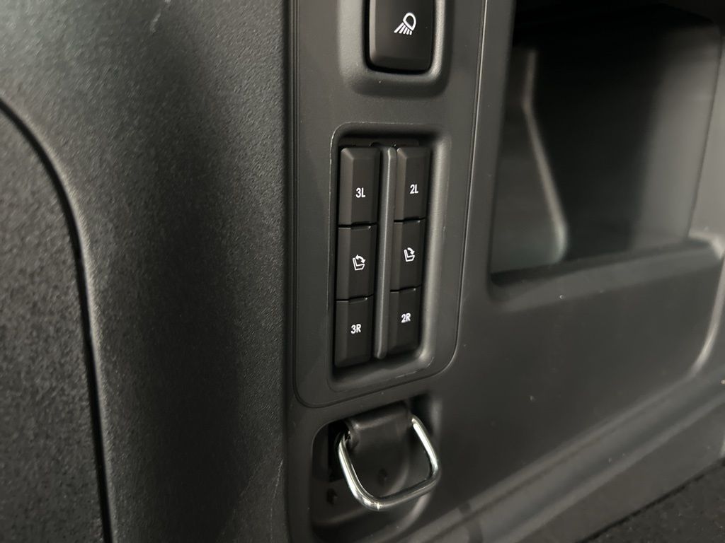 new 2025 Lincoln Navigator car, priced at $100,022