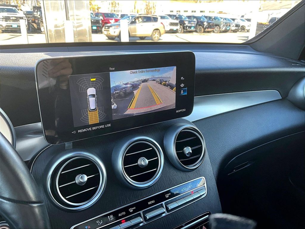 2022 Mercedes-Benz GLC — photo 19