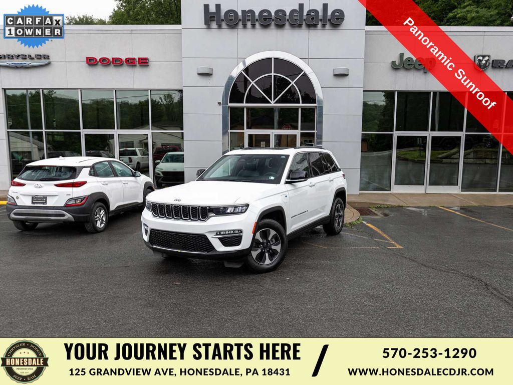 Bright White Clearcoat 2024 Jeep Grand Cherokee 4xe SUV / Crossover Four-Wheel Drive 8-Speed Automatic