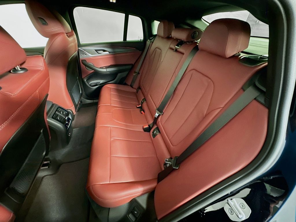 Thumbnail: 2025 BMW X4 - 17