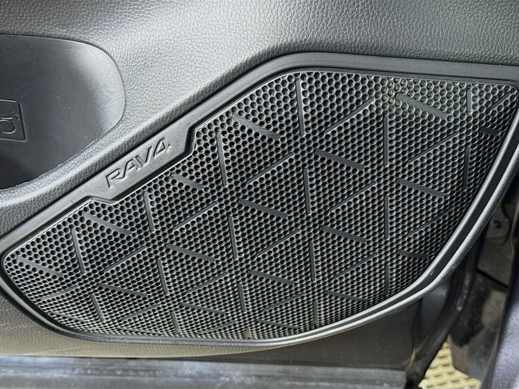 Thumbnail: 2023 Toyota RAV4 - 19