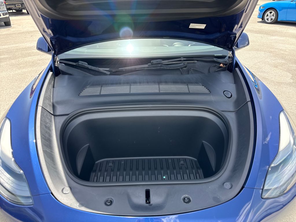 Used 2023  Tesla Performance image 26
