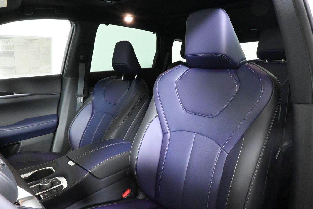 Thumbnail: 2026 INFINITI QX60 - 16