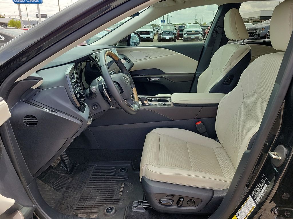 2026 Lexus RX 450h+ Luxury - 11