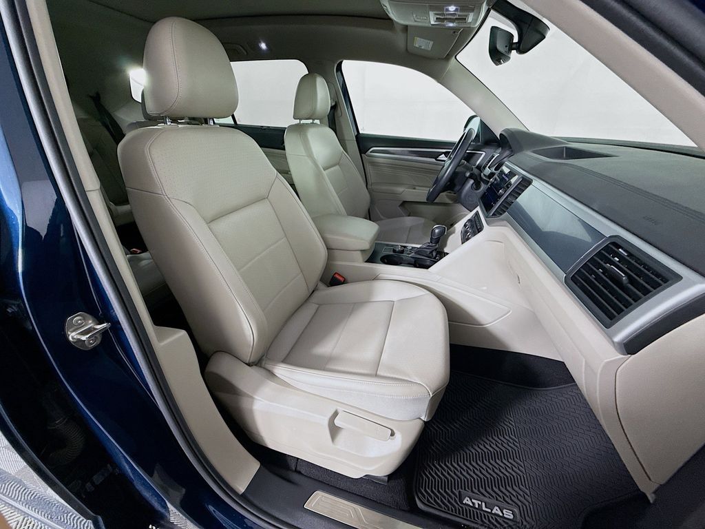 Thumbnail: 2021 Volkswagen Atlas - 29