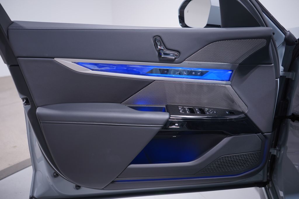 Thumbnail: 2025 BMW 7 Series - 17