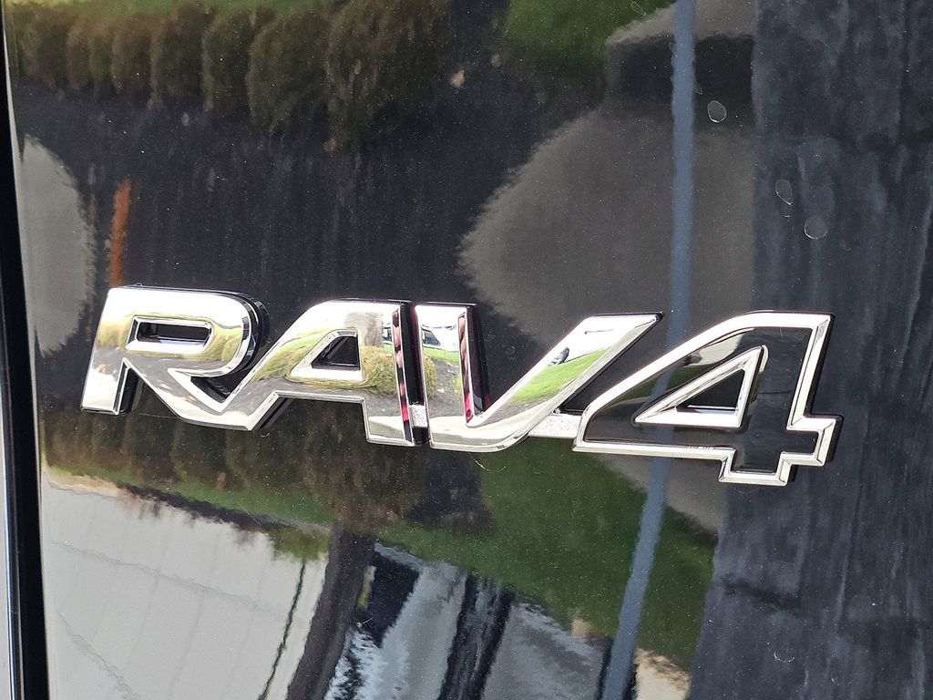 Thumbnail: 2025 Toyota RAV4 - 20