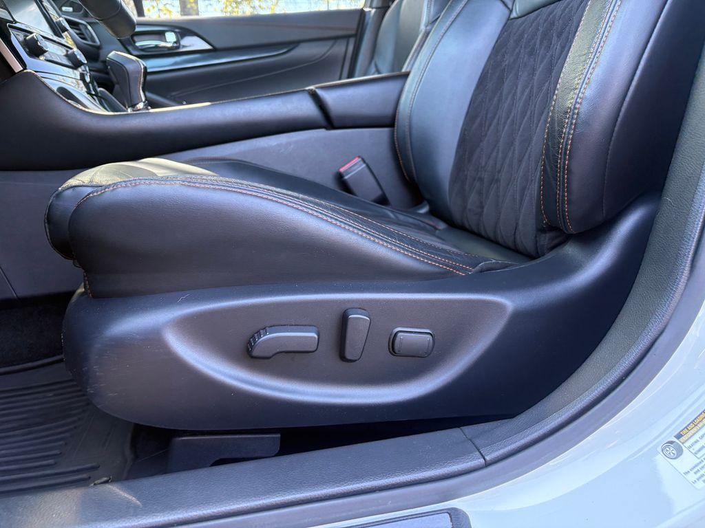 2020 Nissan Maxima SR