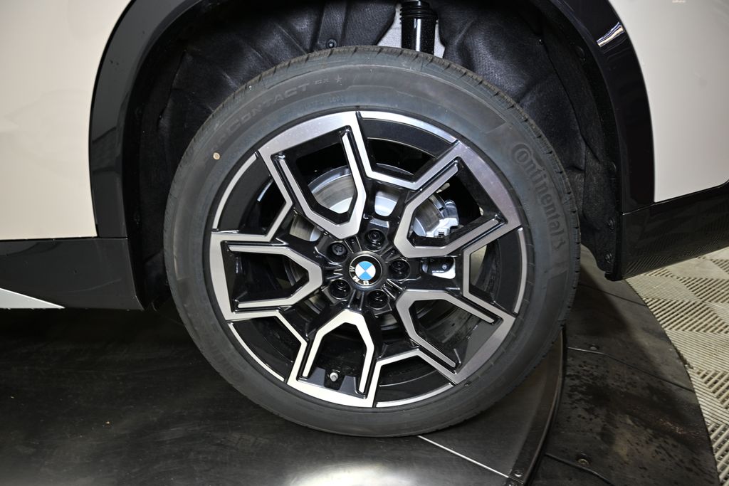 Thumbnail: 2026 BMW X1 - 12