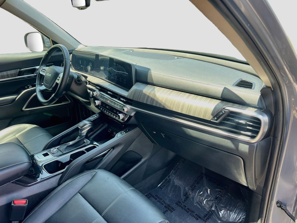 Used 2024 Silver Kia EX image 32