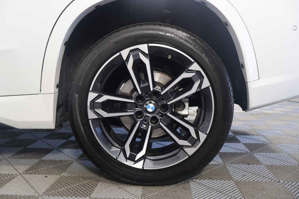 Thumbnail: 2023 BMW X1 - 16