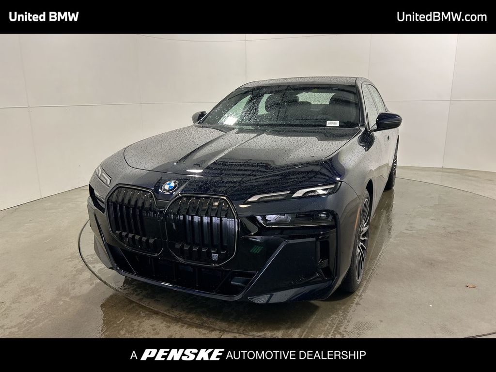 2025 BMW 7 Series 740i Hero Image