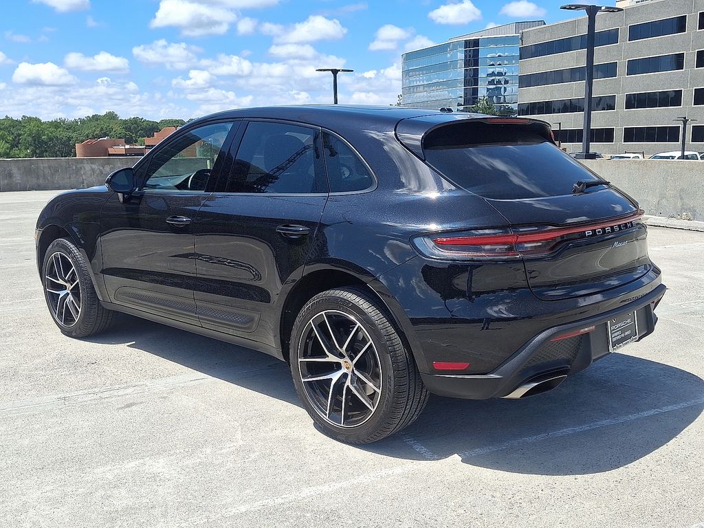 Thumbnail: 2024 Porsche Macan - 3