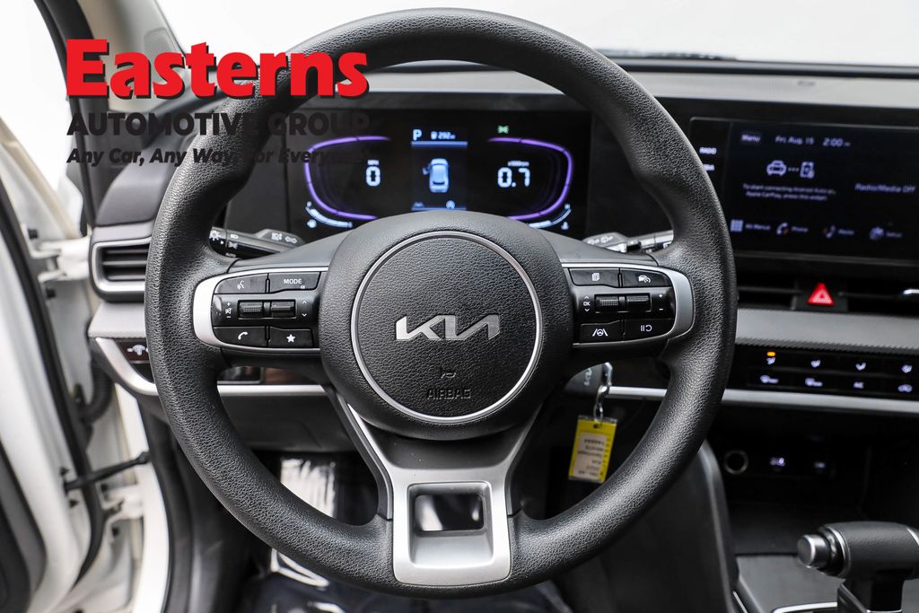 Used 2023 White Kia LX image 10