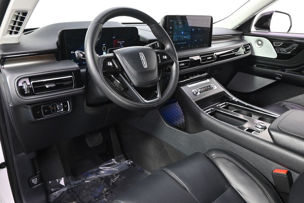 New 2026 White Lincoln Reserve image 12