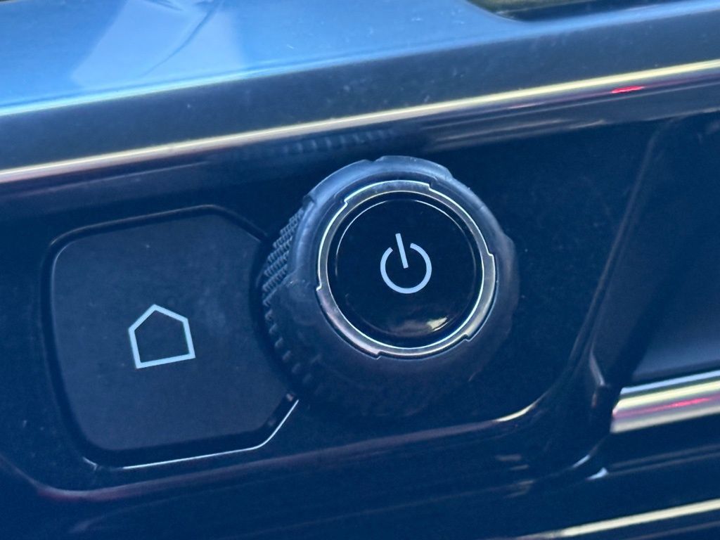 Used 2022 Gray Chevrolet RST image 29