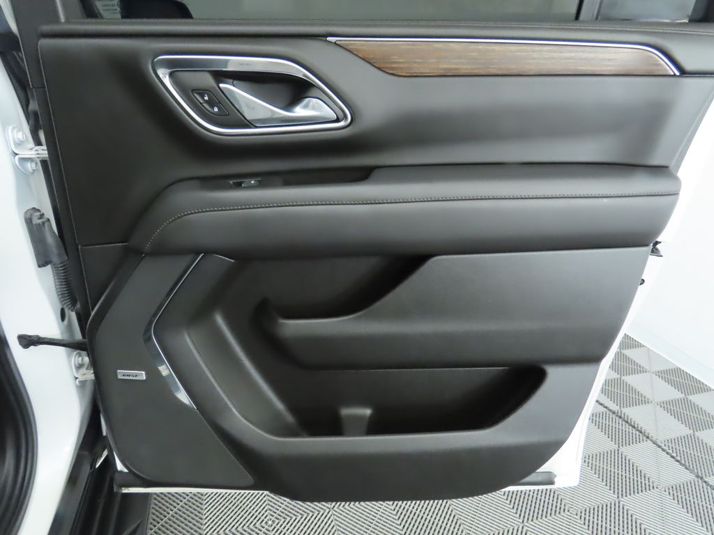 2023 Chevrolet Suburban High Country 28