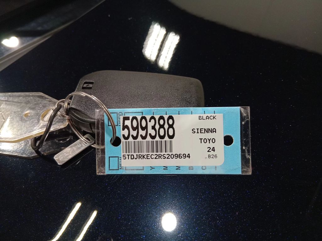 2024 Toyota Sienna XLE