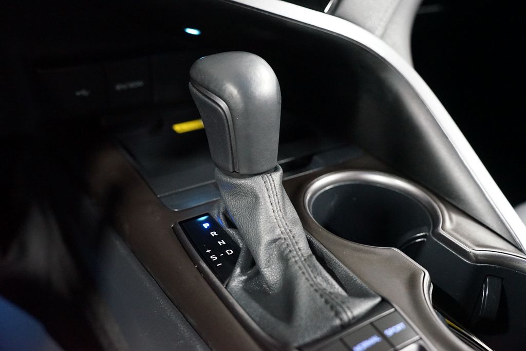 Thumbnail: 2023 Toyota Camry - 21