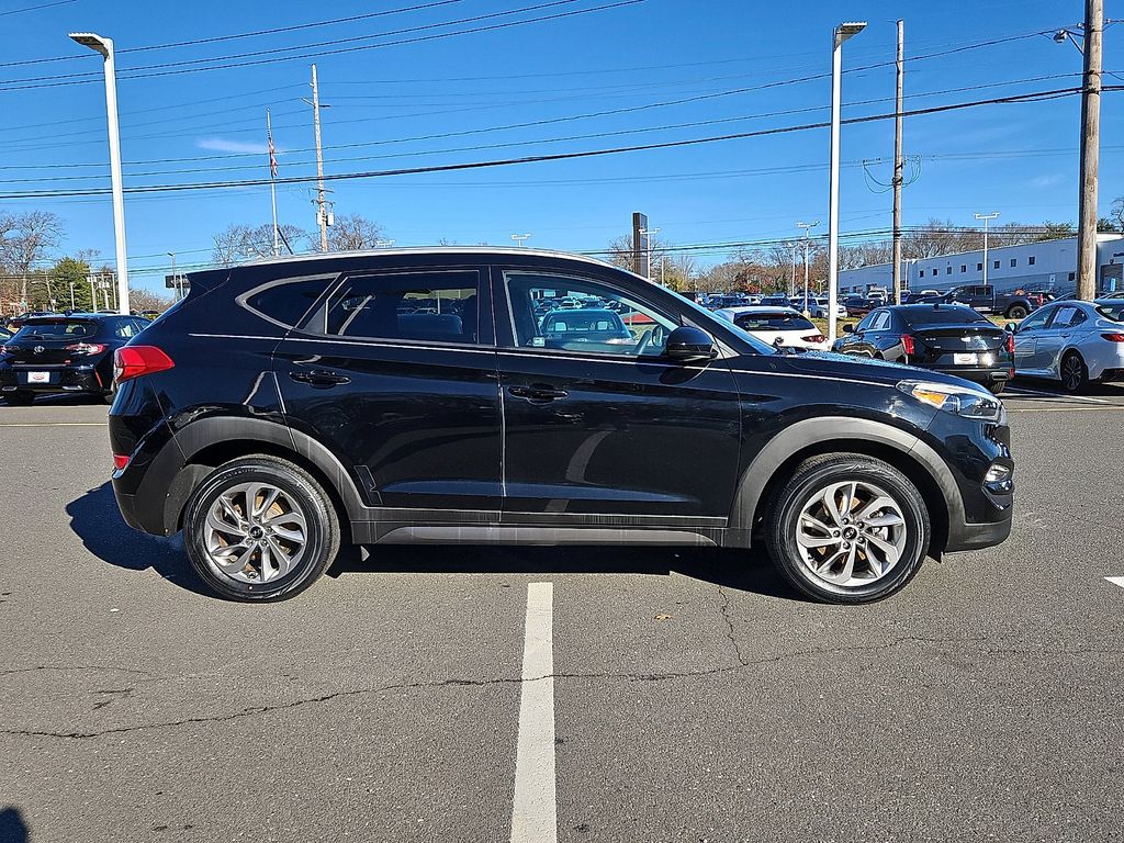 Thumbnail: 2016 Hyundai Tucson - 8