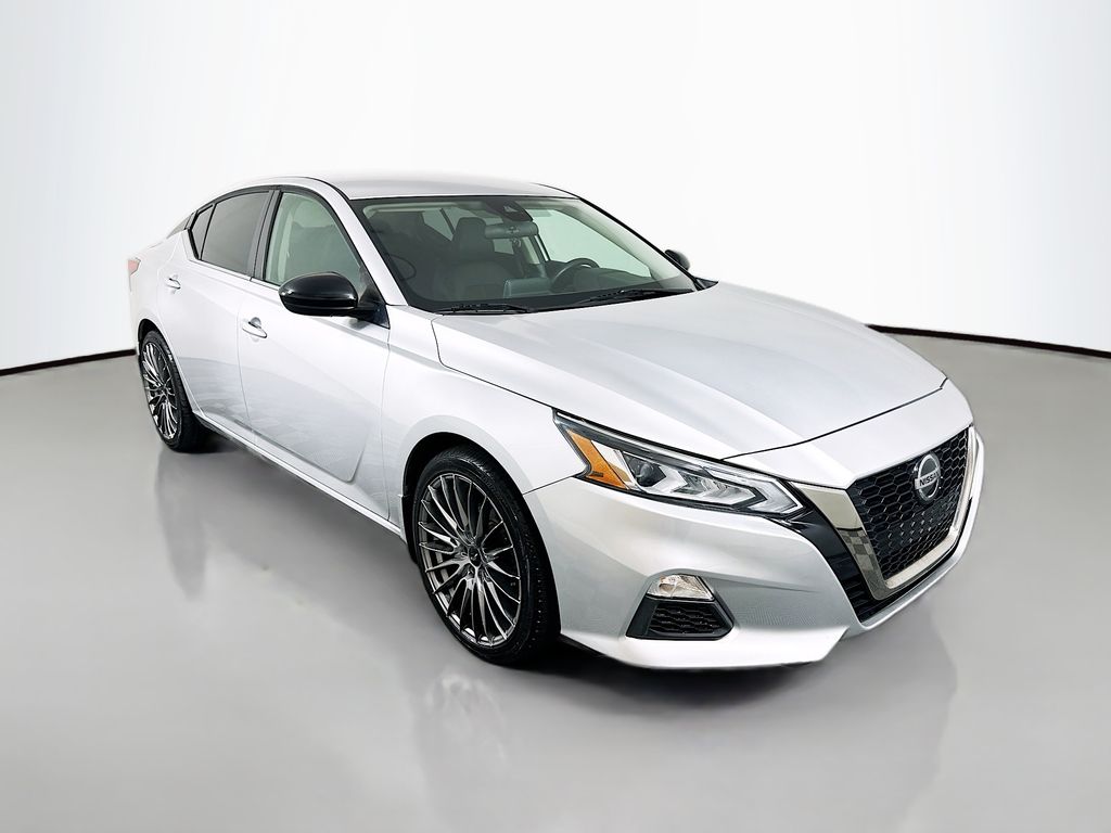 Thumbnail: 2020 Nissan Altima - 3