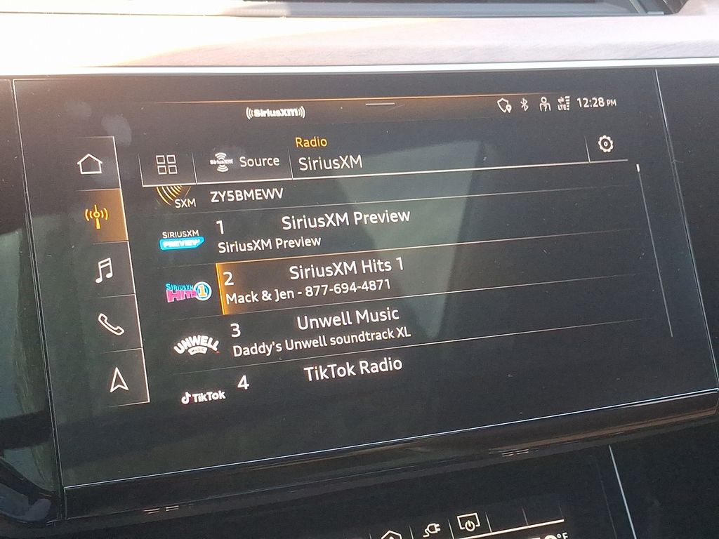 2024 Audi Q8 e-tron Premium Plus 19