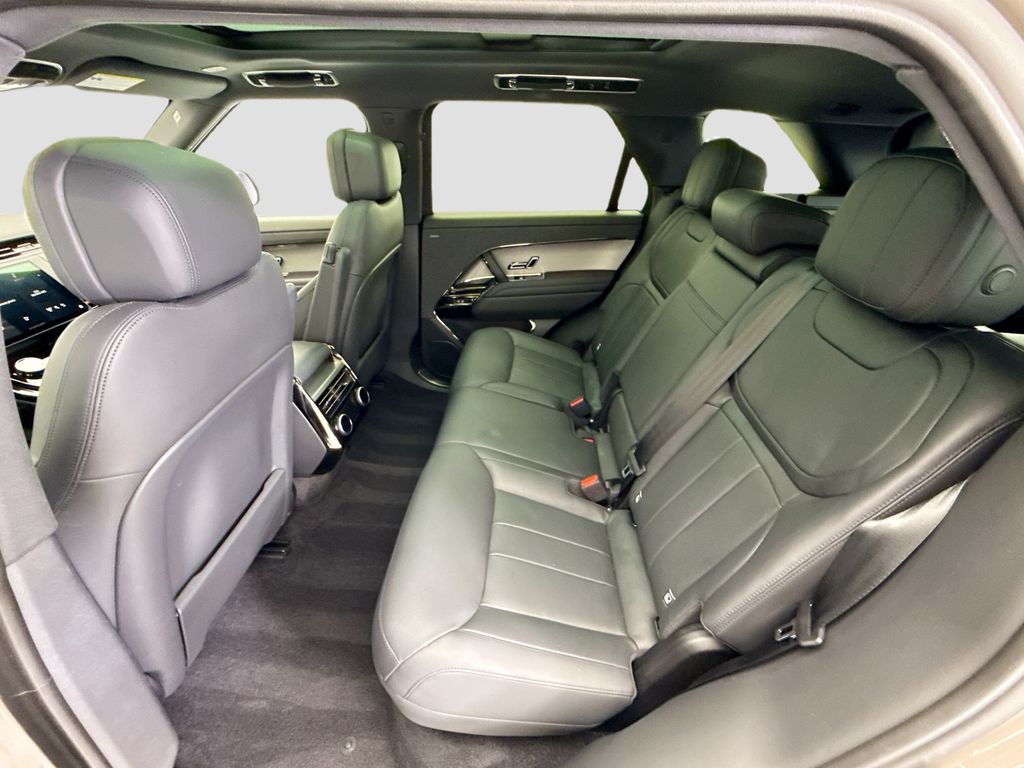 Thumbnail: 2023 Land Rover Range Rover Sport - 18