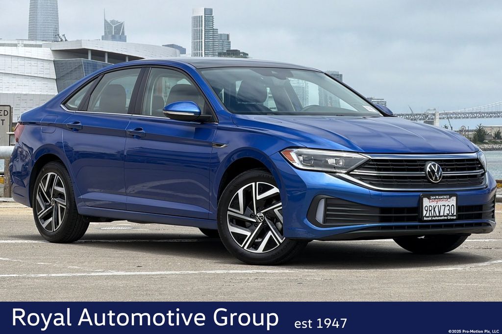 Rising Blue Metallic 2024 Volkswagen Jetta Sedan Front-Wheel Drive 8-Speed Automatic