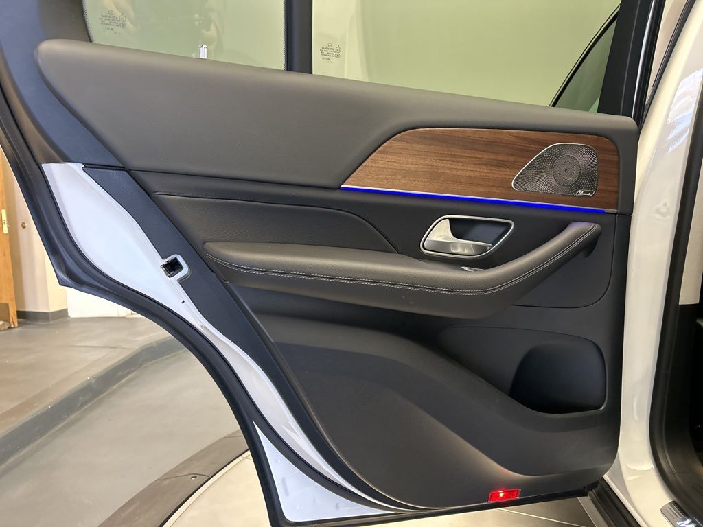 Thumbnail: 2025 Mercedes-Benz GLE - 22