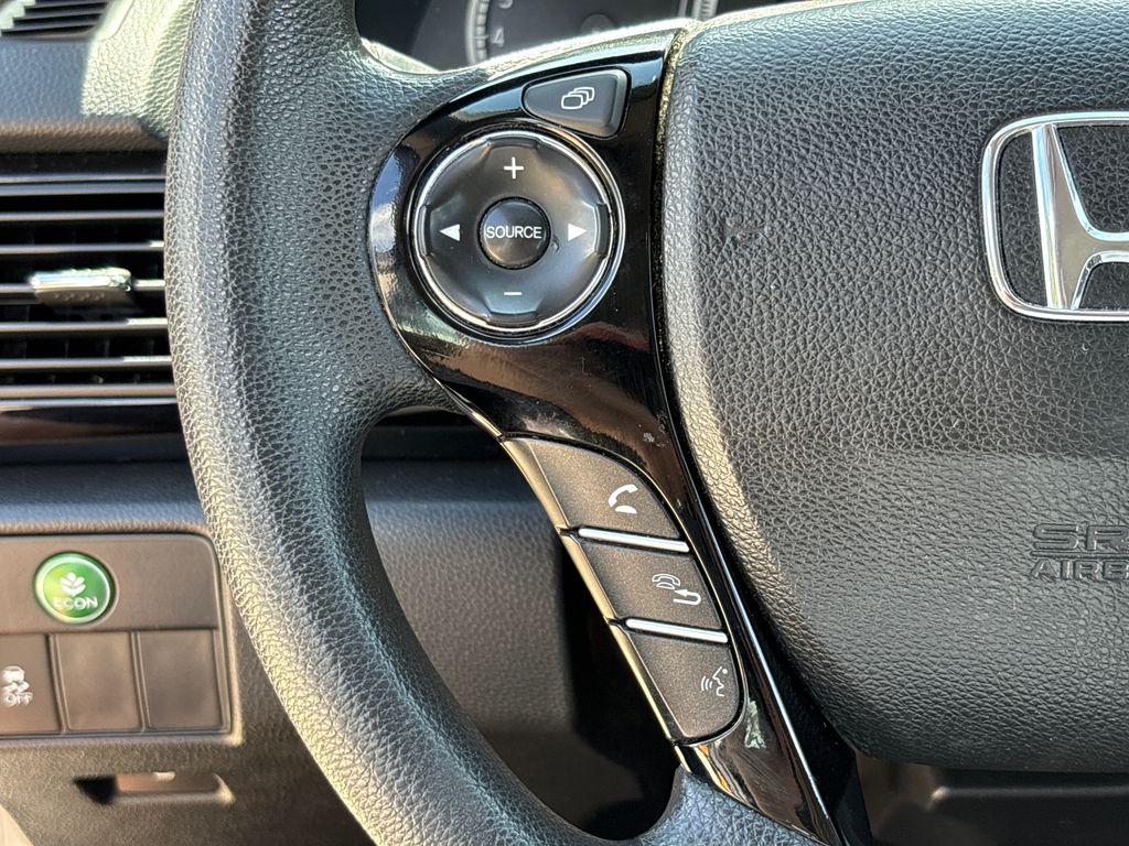 Used 2016  Honda LX image 18