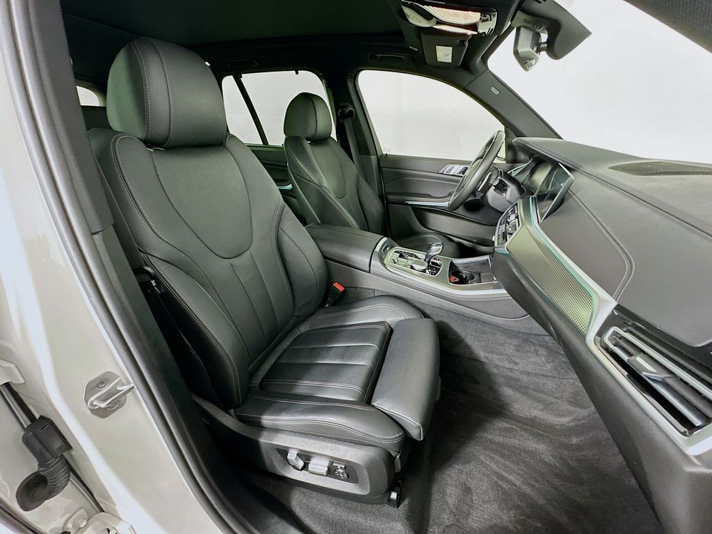 Thumbnail: 2021 BMW X5 - 29