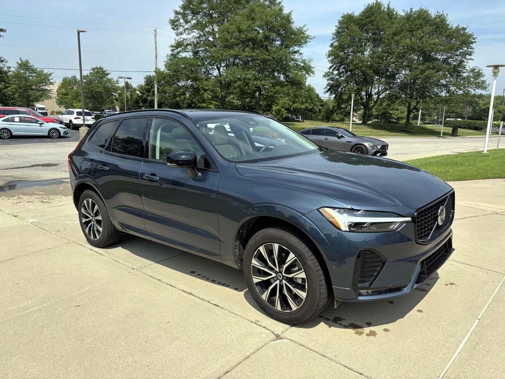 /2025 Volvo XC60
