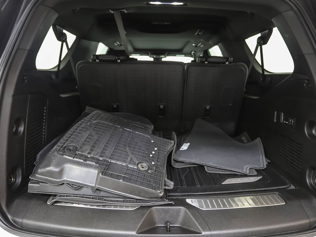 Thumbnail: 2024 Chevrolet Suburban - 24