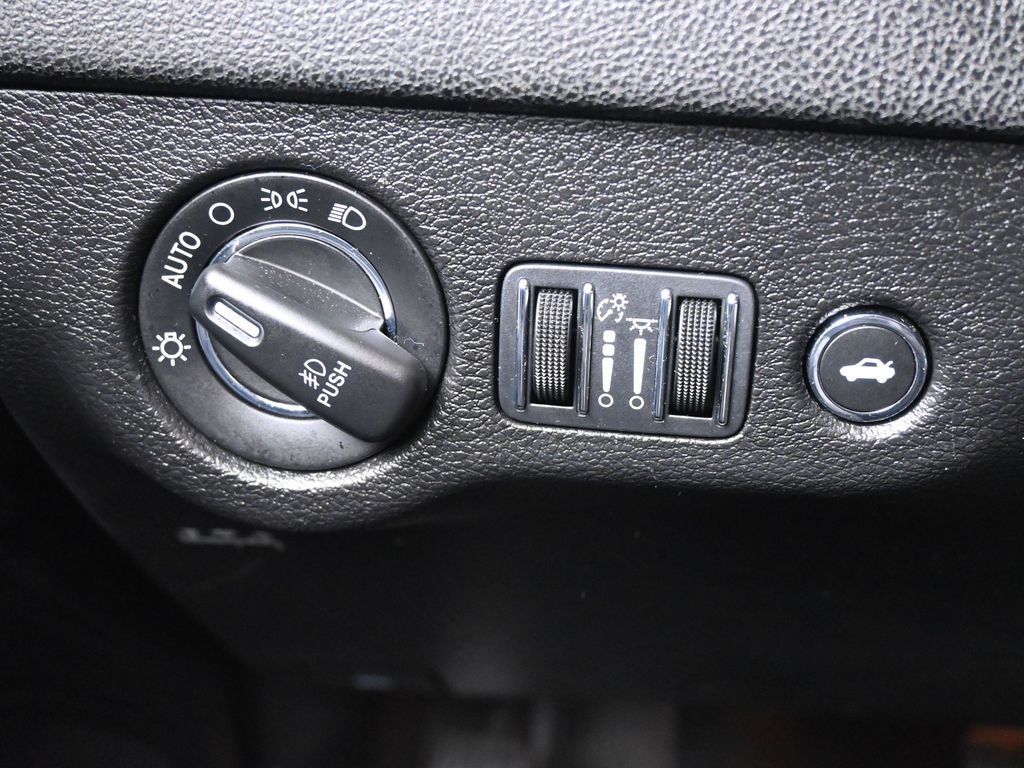 Used 2023 Bright White Clearcoat Chrysler Touring image 15