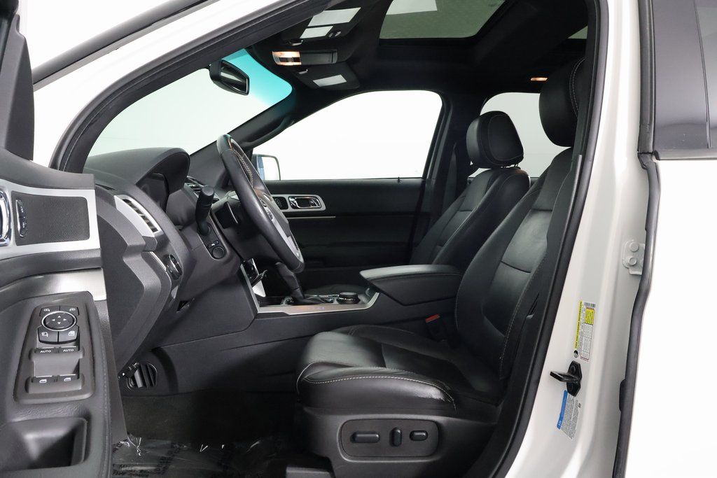 Thumbnail: 2015 Ford Explorer - 10