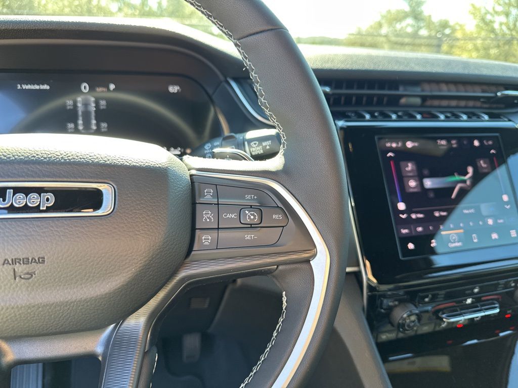 New Car 2025 Jeep Grand Cherokee  Laredo X For Sale Under $40,000 In Austin, Texas