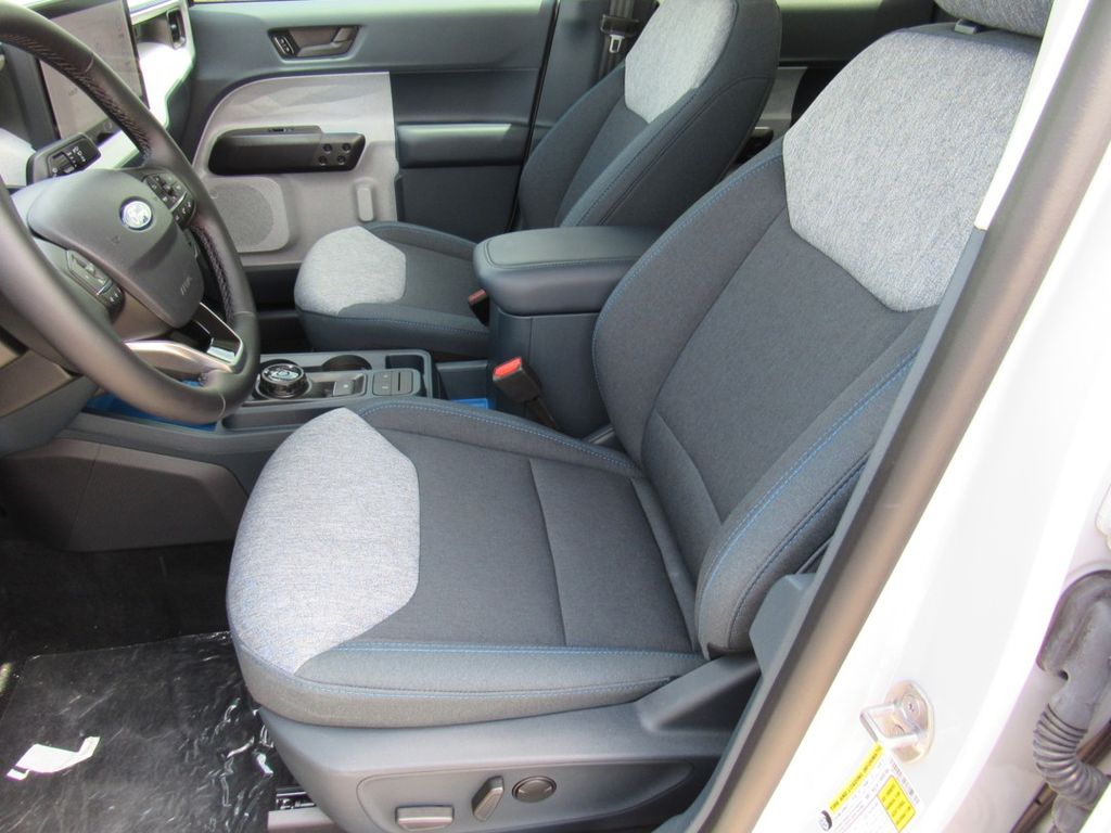 2025 Ford Maverick XLT - Photo 5