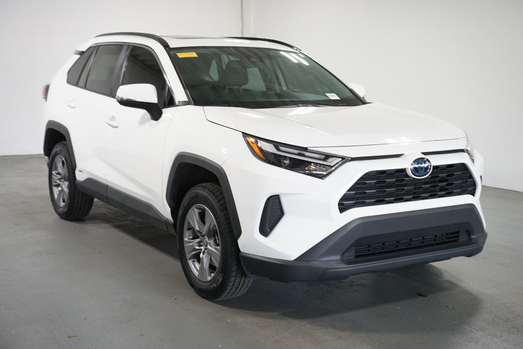 Thumbnail: 2022 Toyota RAV4 - 3
