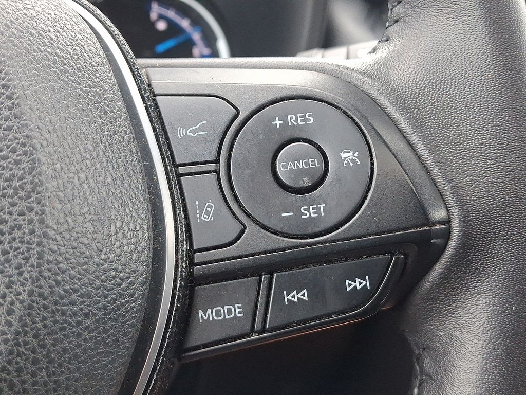 Thumbnail: 2021 Toyota RAV4 - 23