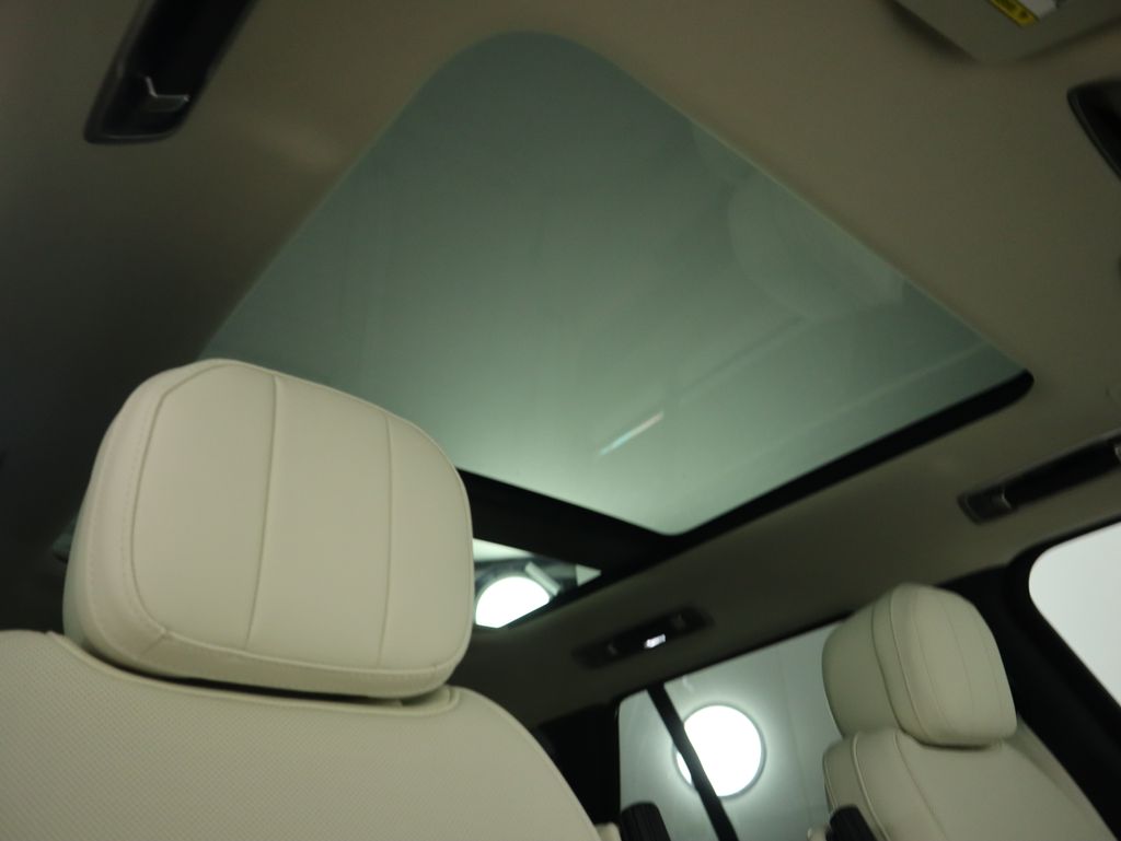 Thumbnail: 2025 Land Rover Range Rover - 18