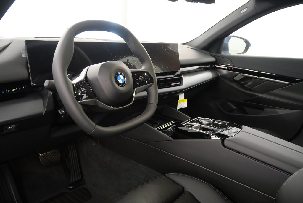 2025 BMW 5 Series 530i xDrive 14