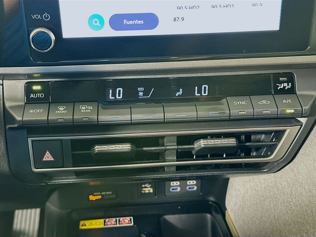 Thumbnail: 2025 Toyota Camry - 15