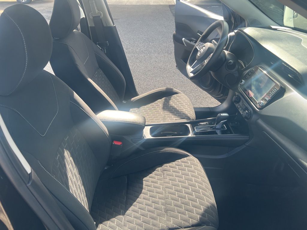2022 Nissan Kicks SV photo